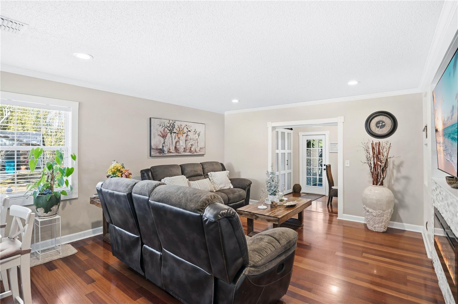 Image 6 of 35 For 3123 Graceland Court