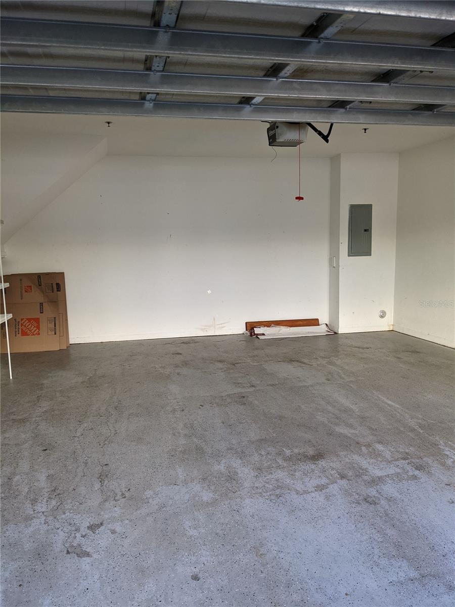 Image 10 of 11 For 2424 Grand Central Parkway 5