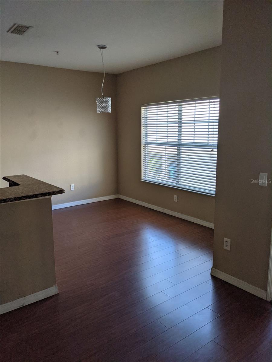 Image 4 of 11 For 2424 Grand Central Parkway 5