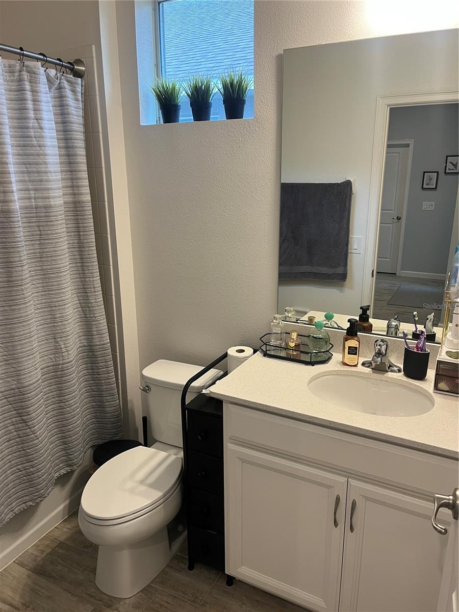 Listing photo id 11 for 887 Lady Bird Lane