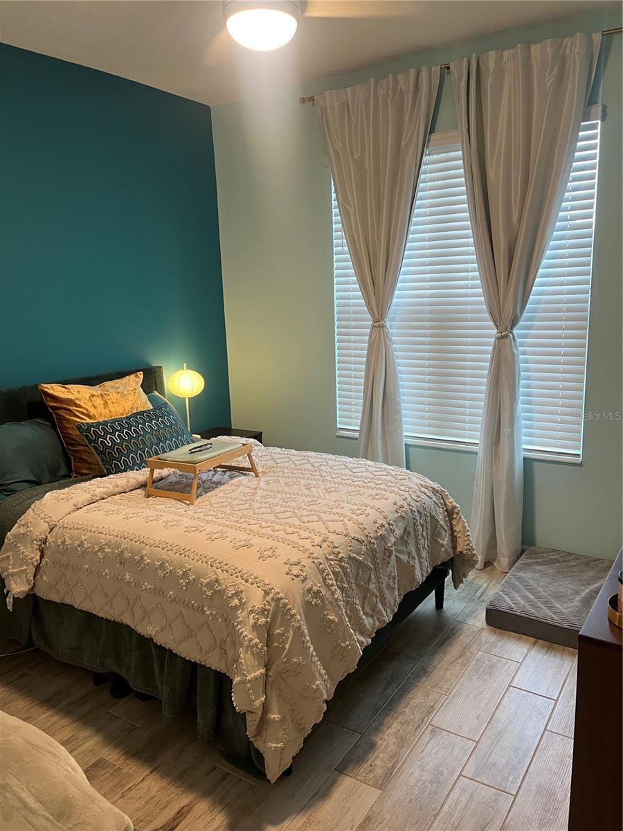 Listing photo id 12 for 887 Lady Bird Lane