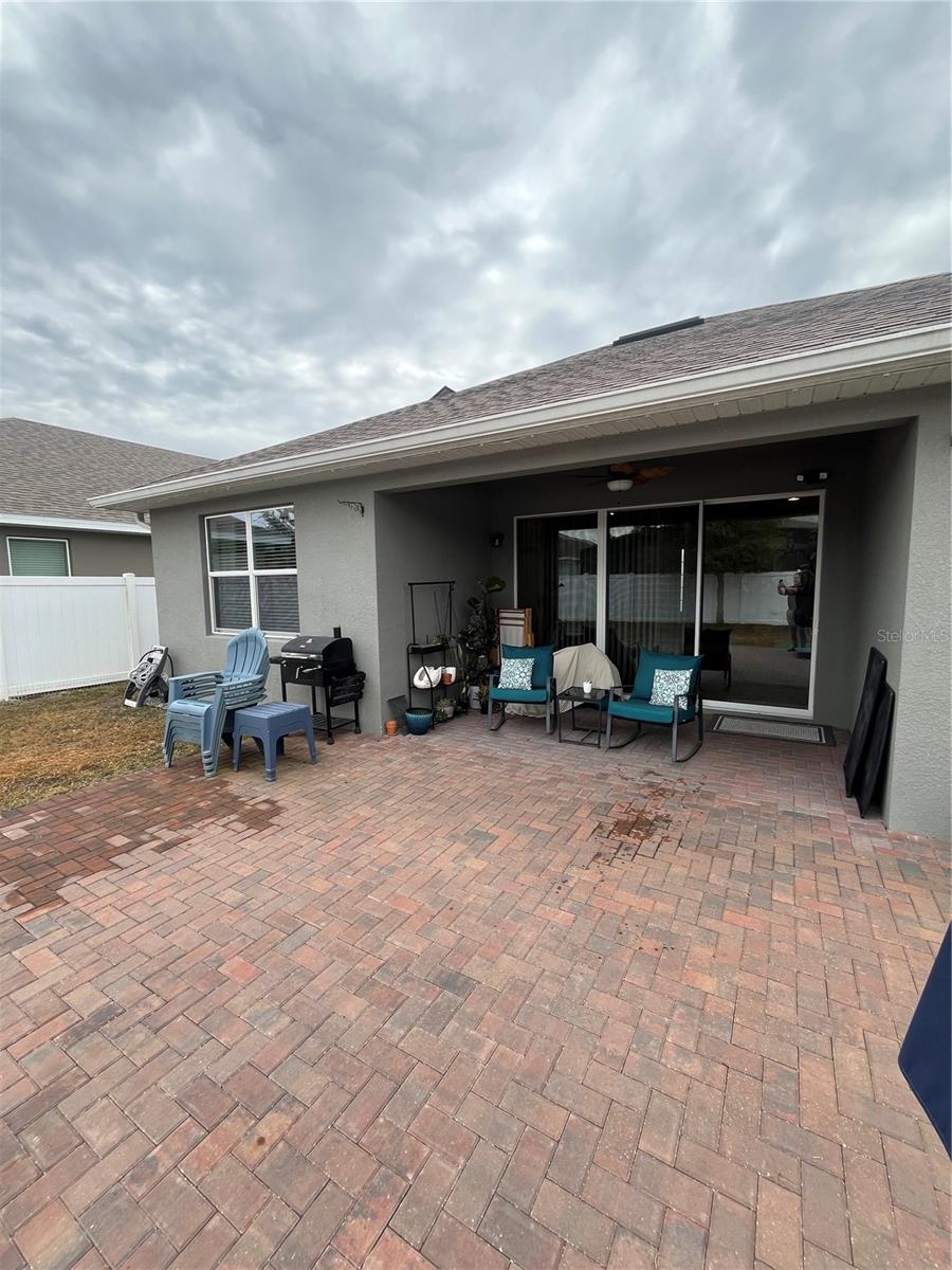 Listing photo id 15 for 887 Lady Bird Lane