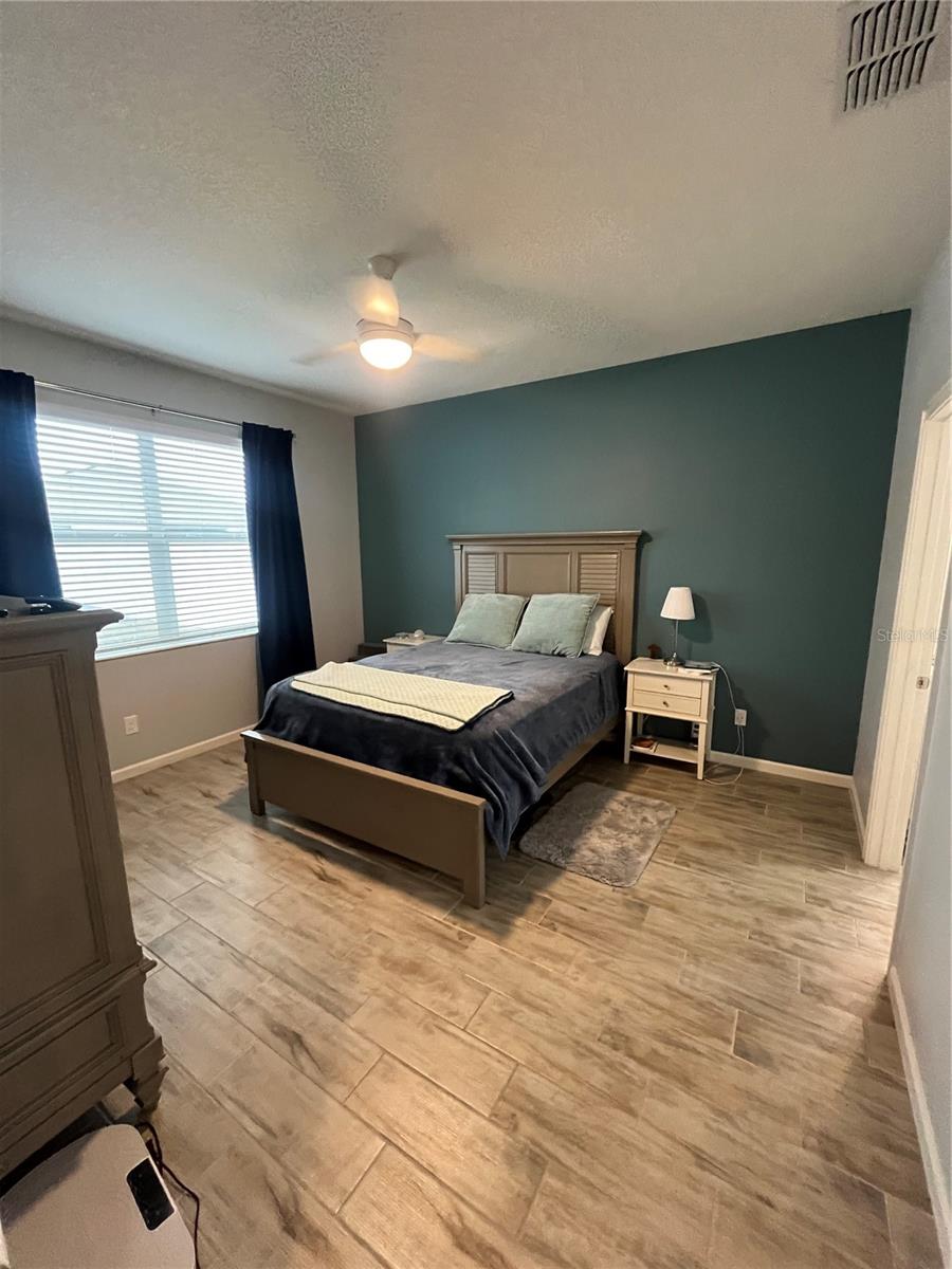 Listing photo id 7 for 887 Lady Bird Lane