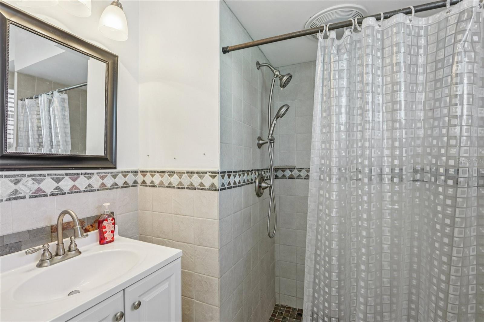 Image 19 of 26 For 209 Tropic Way