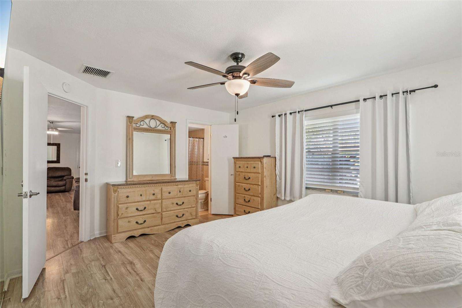 Image 6 of 26 For 209 Tropic Way