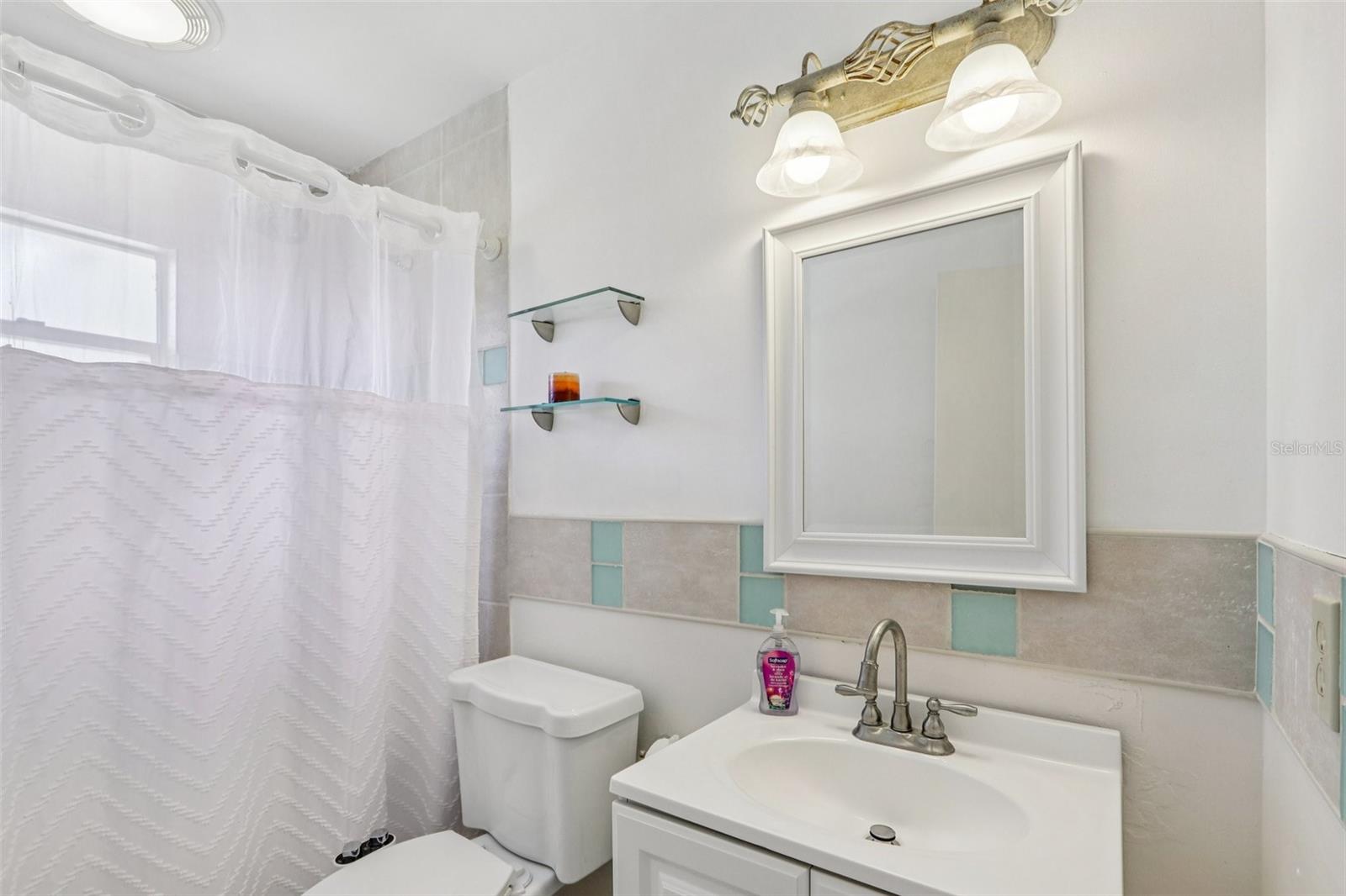 Image 7 of 26 For 209 Tropic Way