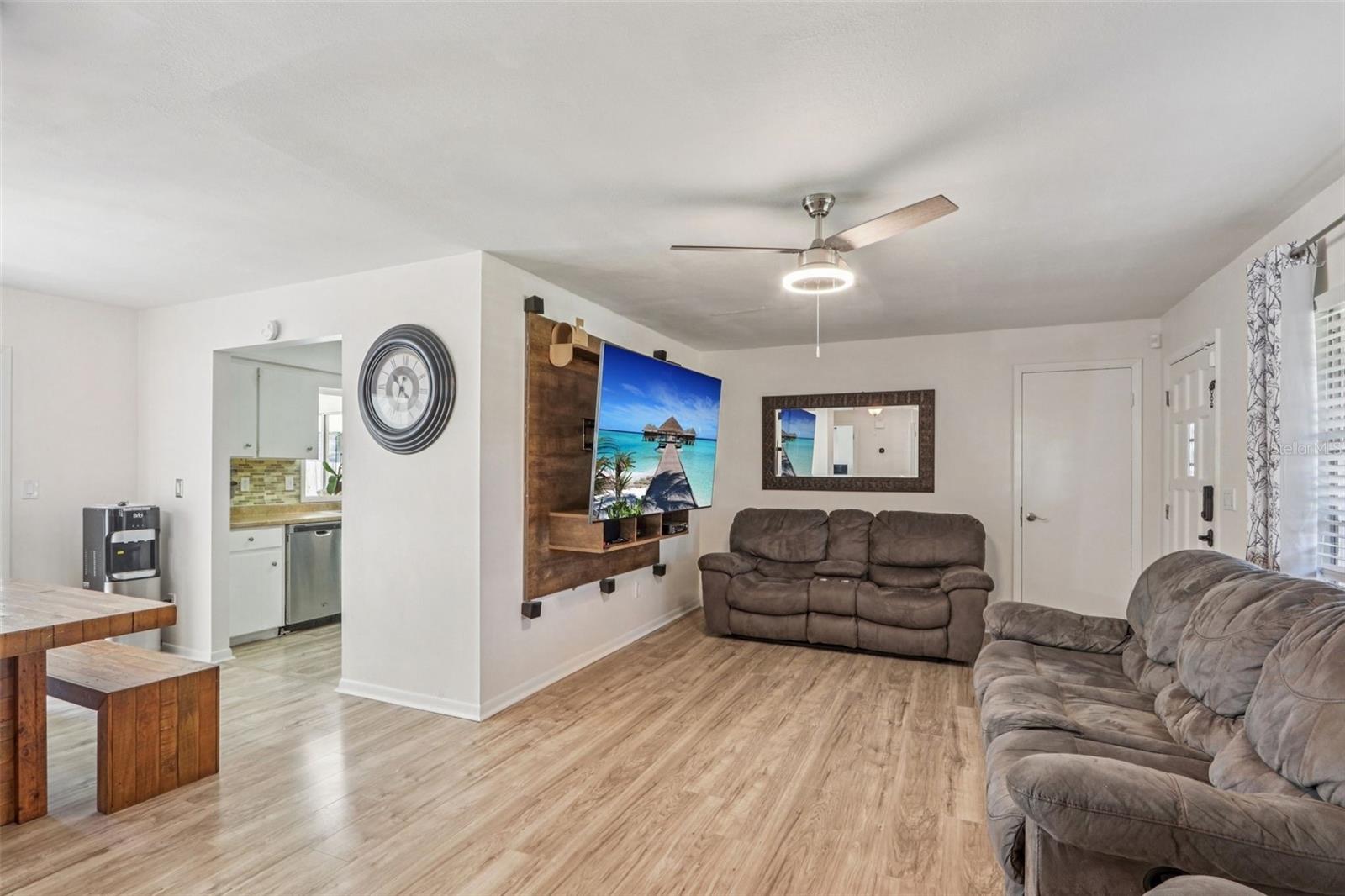 Image 8 of 26 For 209 Tropic Way