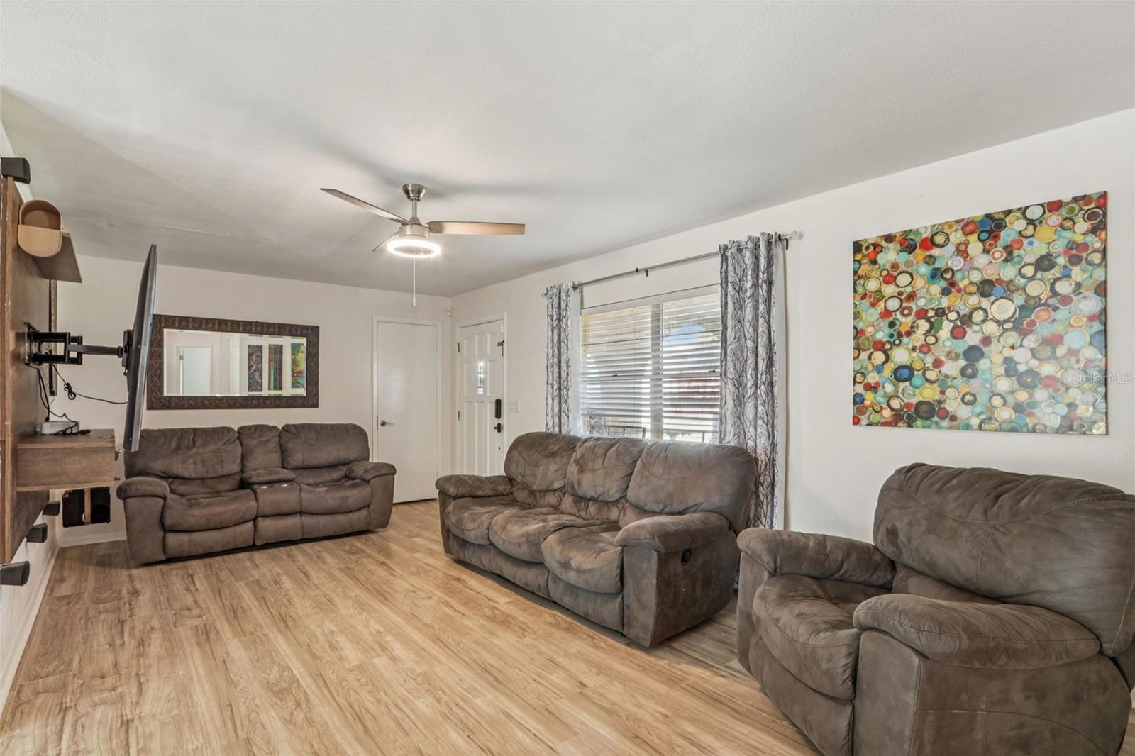 Image 9 of 26 For 209 Tropic Way