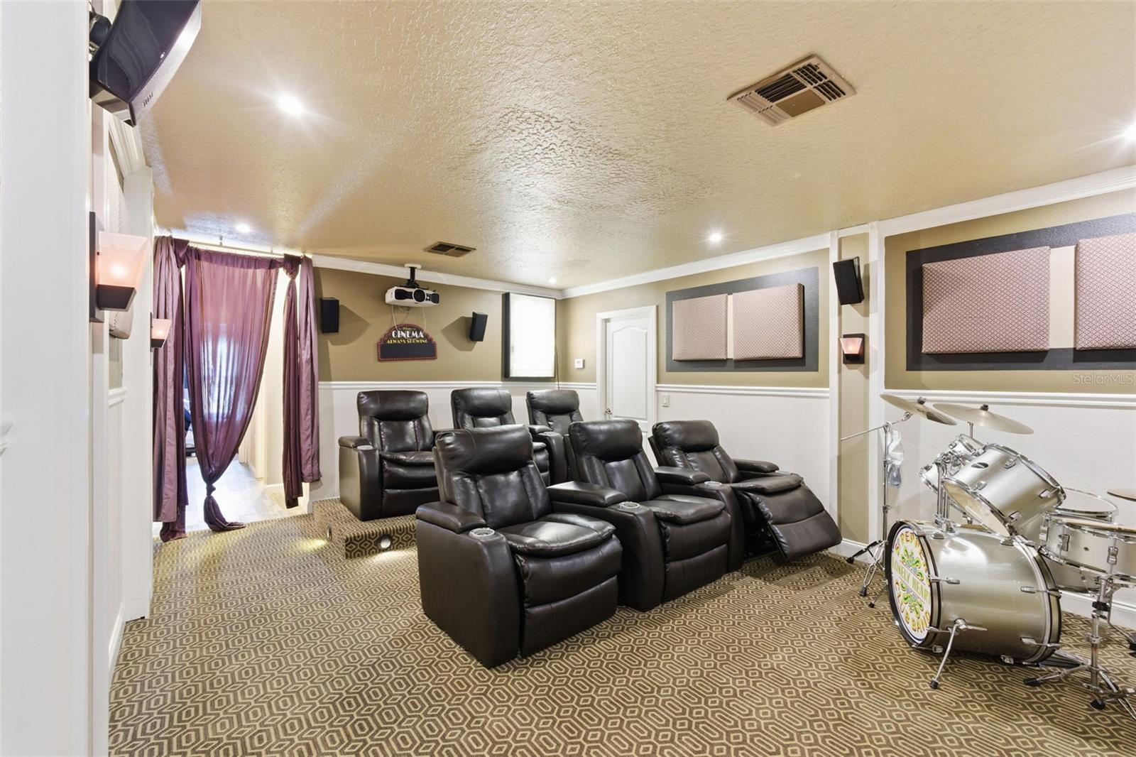 Image 49 of 75 For 2691 Aloma Oaks Drive