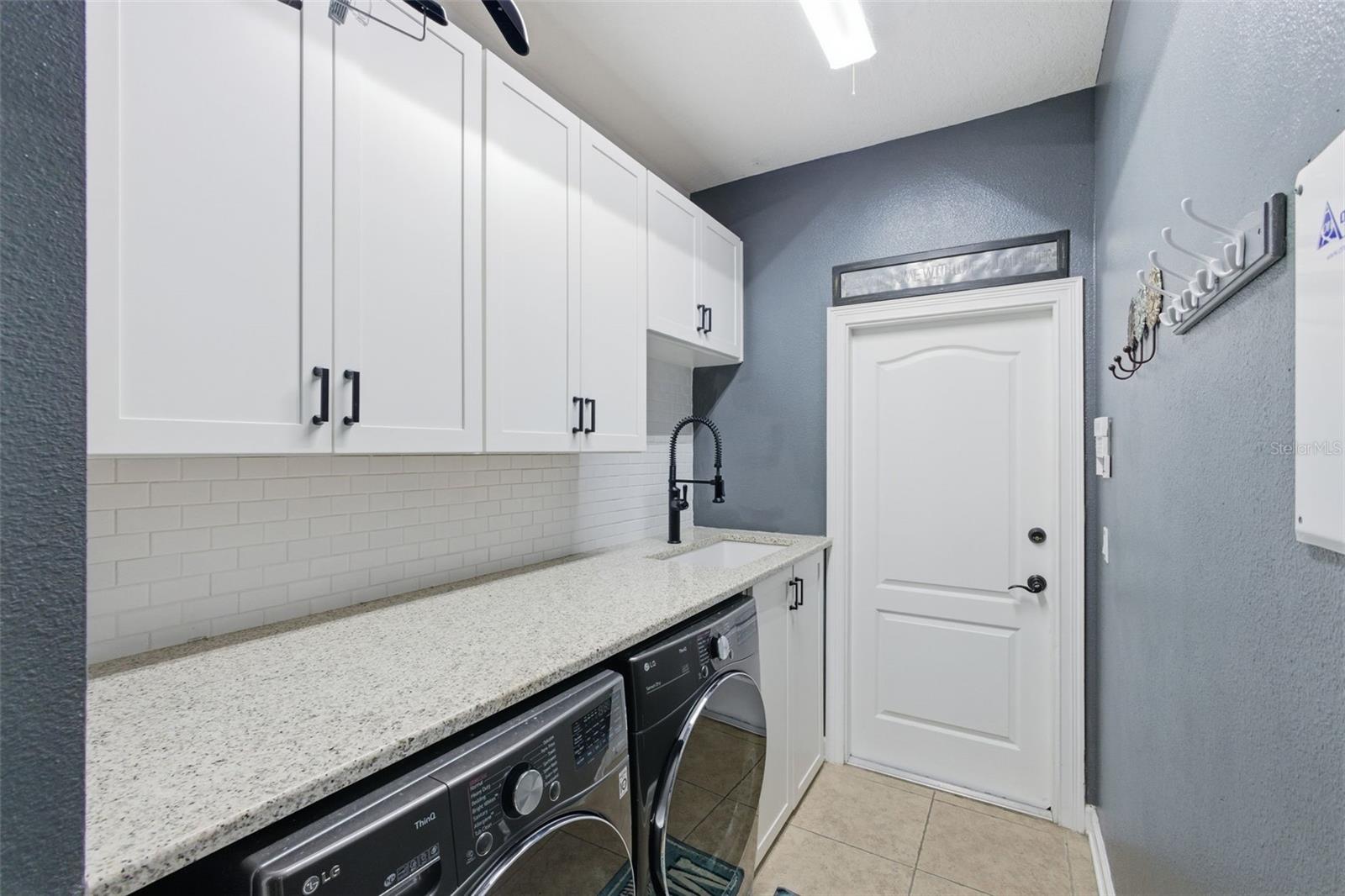 Image 52 of 75 For 2691 Aloma Oaks Drive