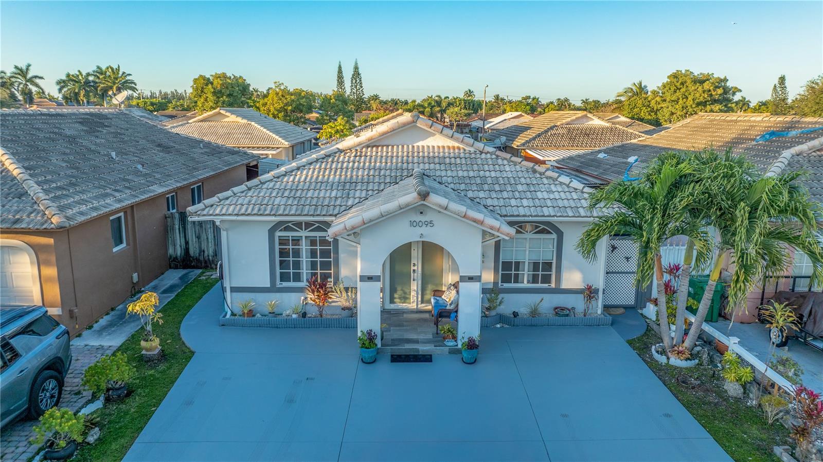 Image 9 of 35 For 10095 127th Street