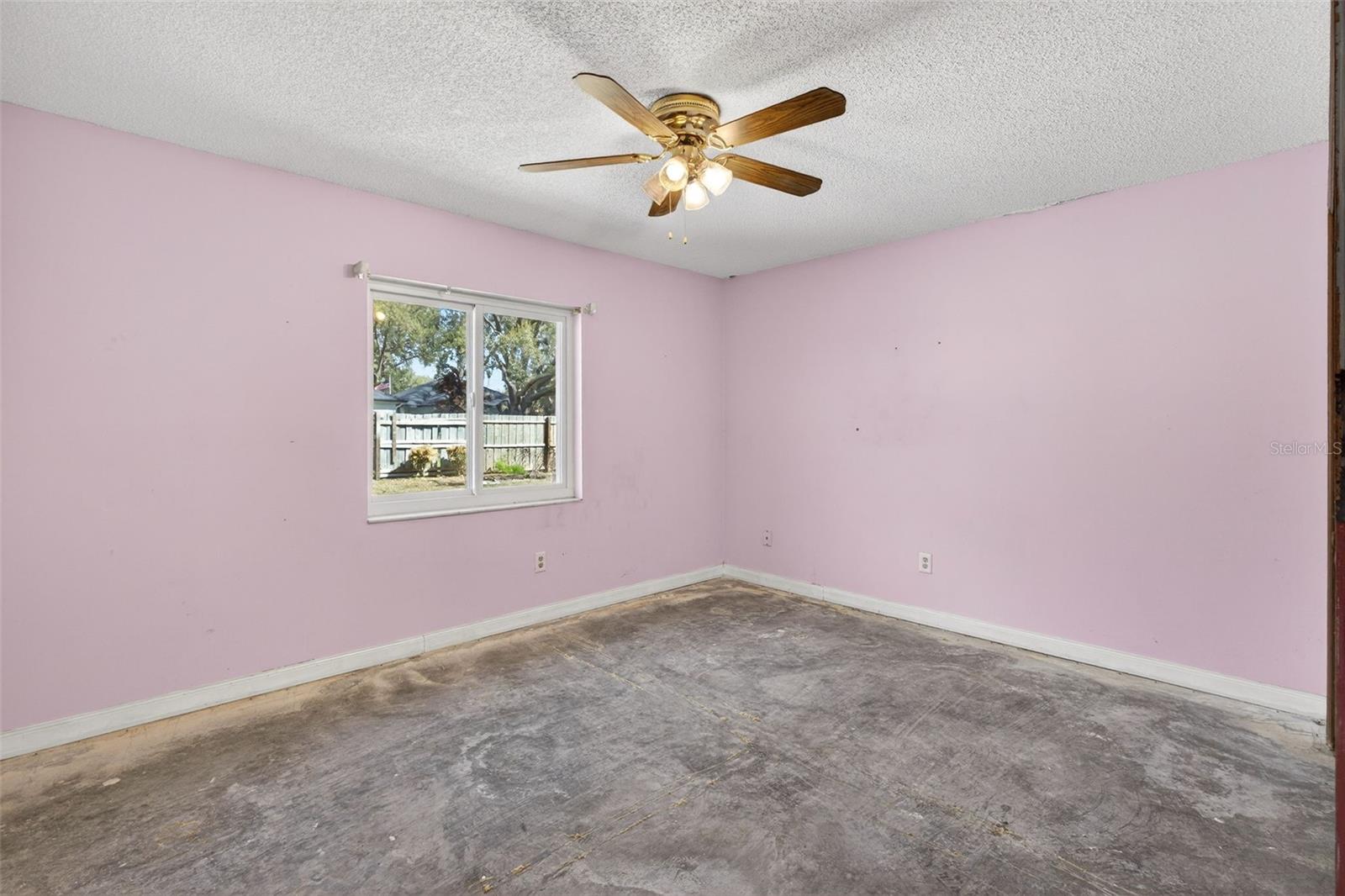 Image 19 of 34 For 703 Tangerine Court