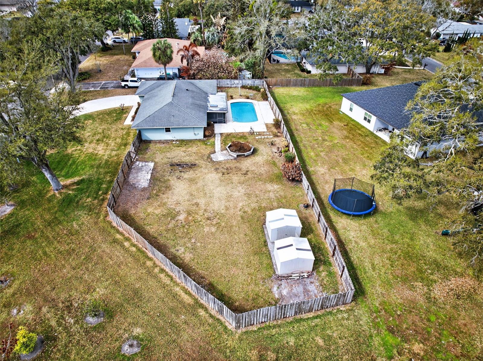 Image 27 of 34 For 703 Tangerine Court