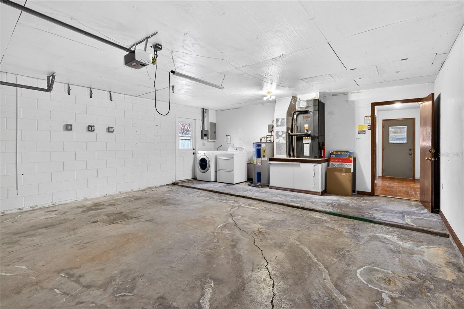 Image 33 of 34 For 703 Tangerine Court