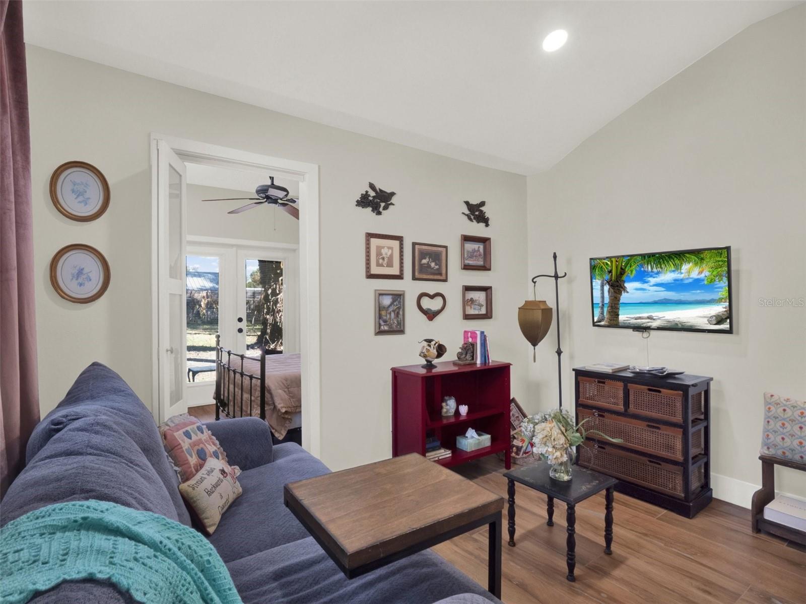 Image 24 of 31 For 407 Jersey Street