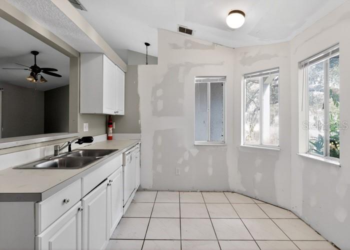 Image 11 of 21 For 508 Bloxam Avenue