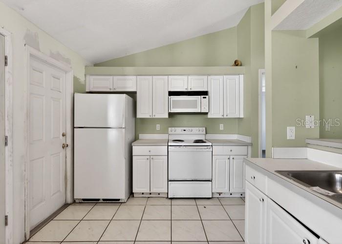 Image 12 of 21 For 508 Bloxam Avenue