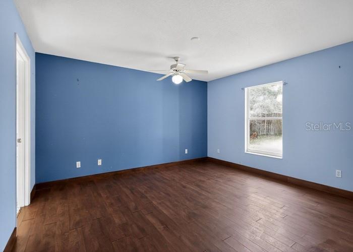 Image 19 of 21 For 508 Bloxam Avenue