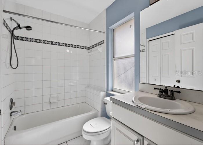 Image 20 of 21 For 508 Bloxam Avenue