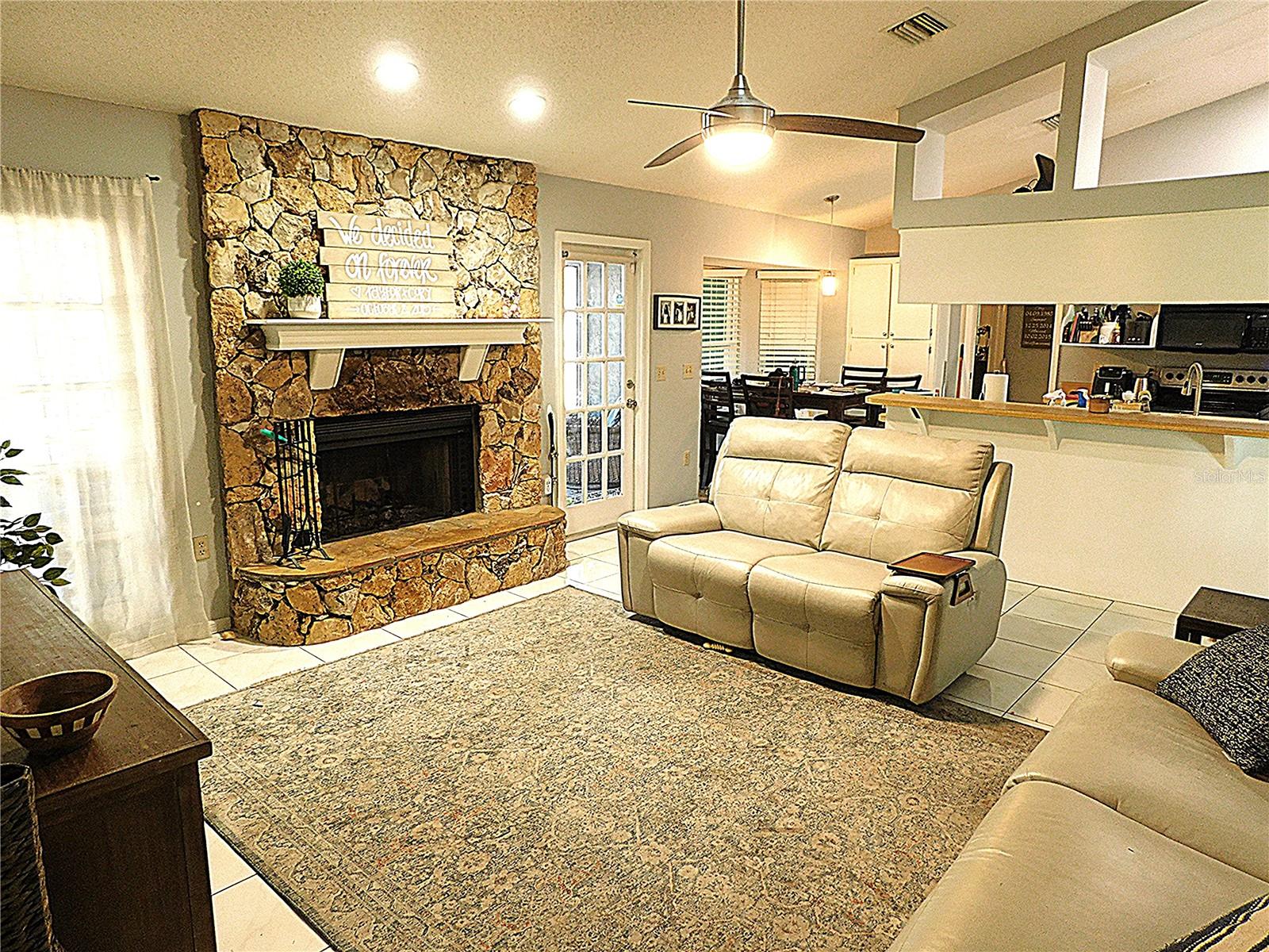 Image 16 of 38 For 979 Red Dandy Drive