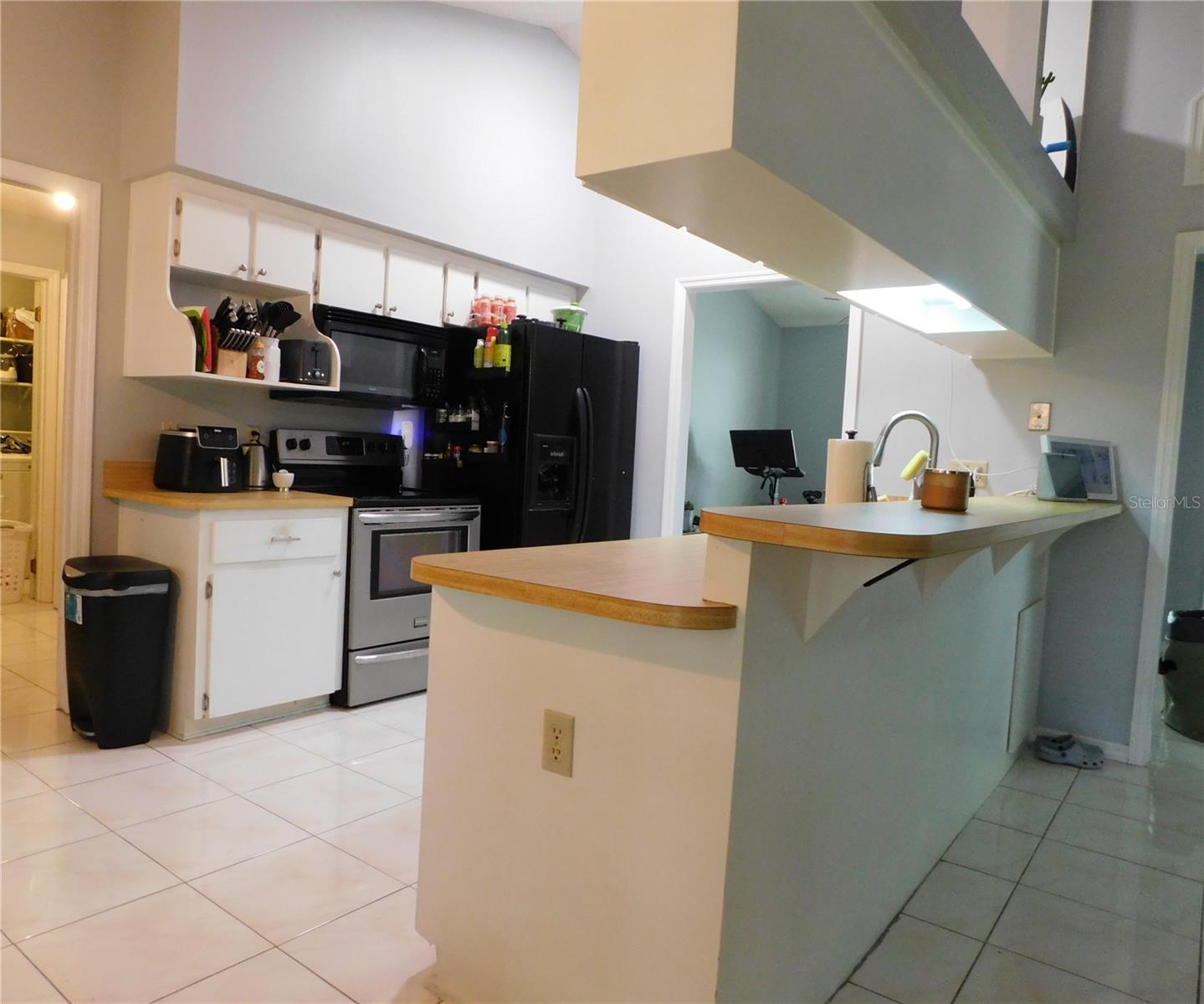 Image 20 of 38 For 979 Red Dandy Drive