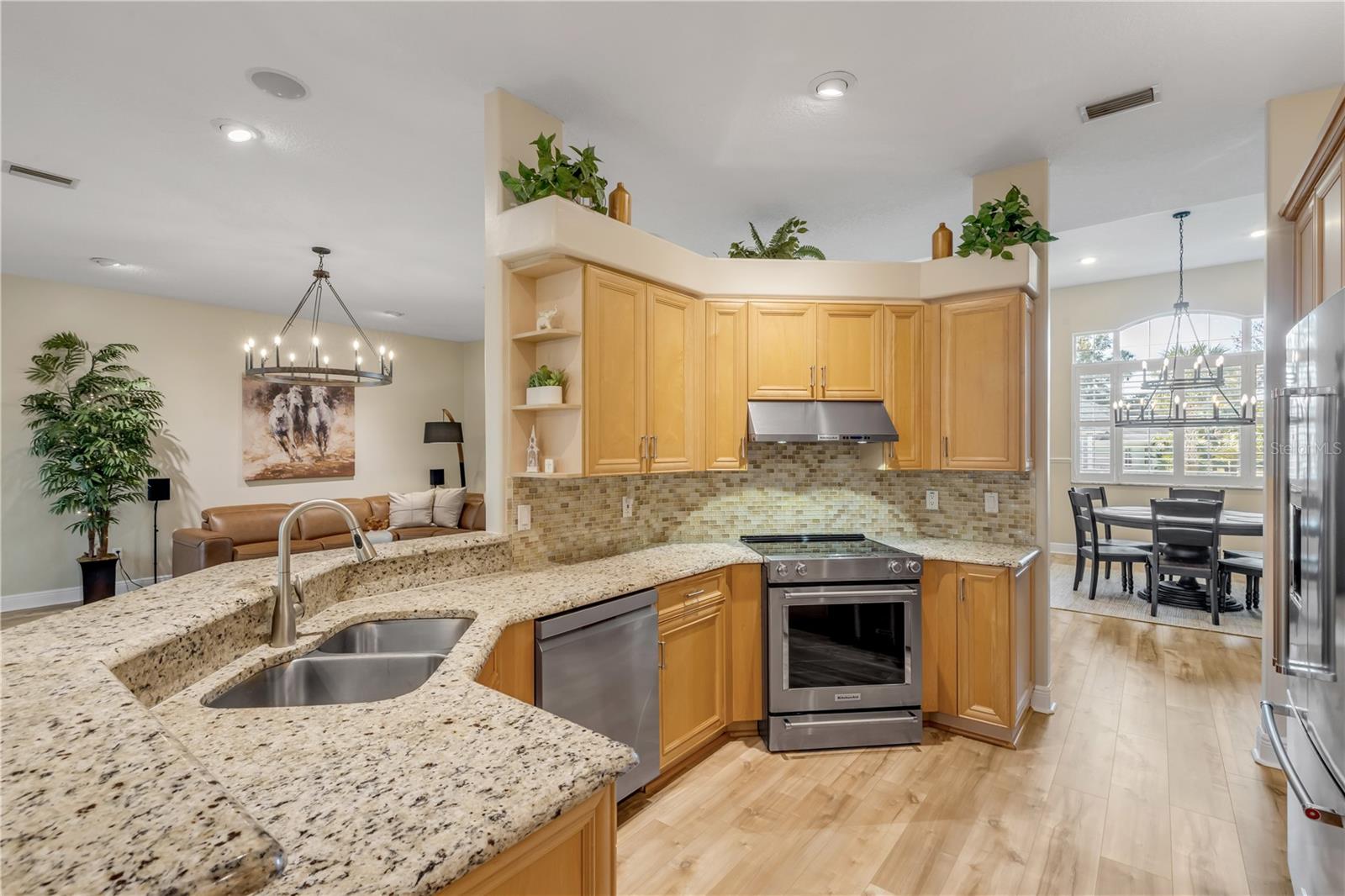 Listing photo id 11 for 1309 Wicklow Lane