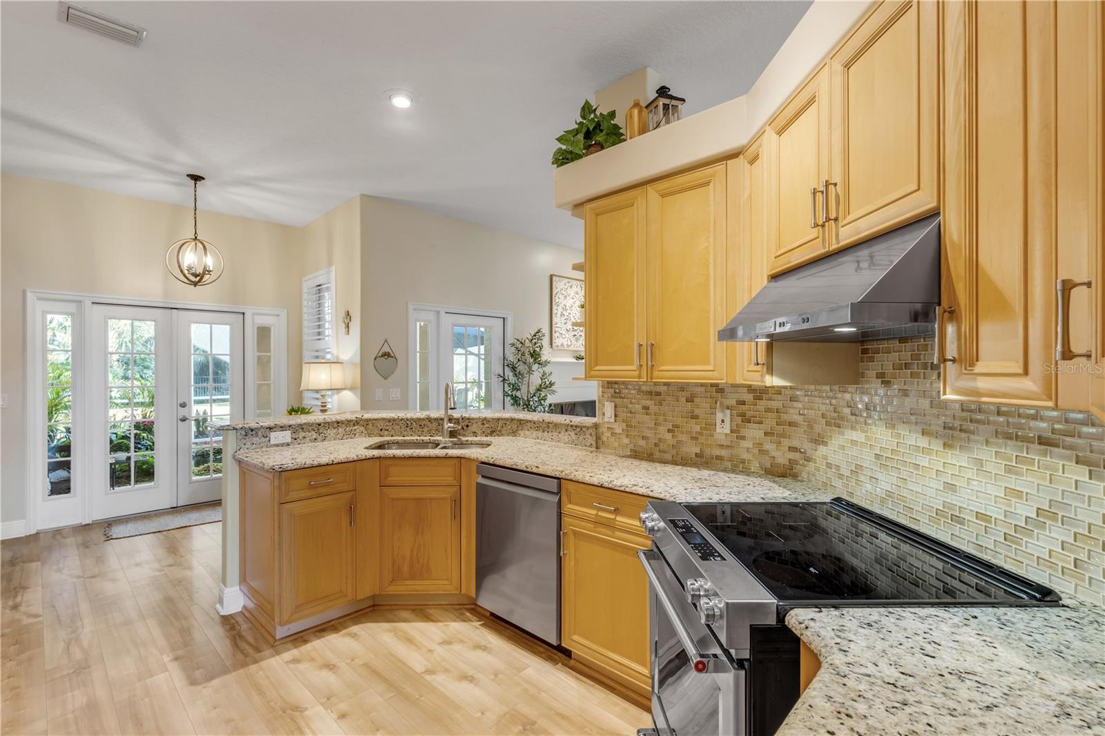 Listing photo id 13 for 1309 Wicklow Lane