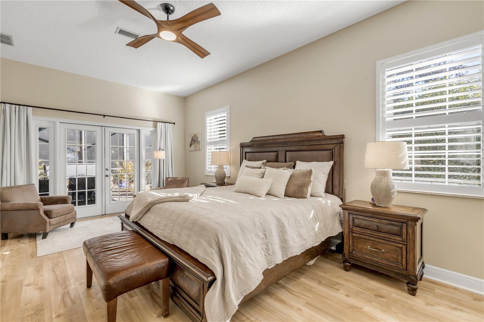 Listing photo id 15 for 1309 Wicklow Lane