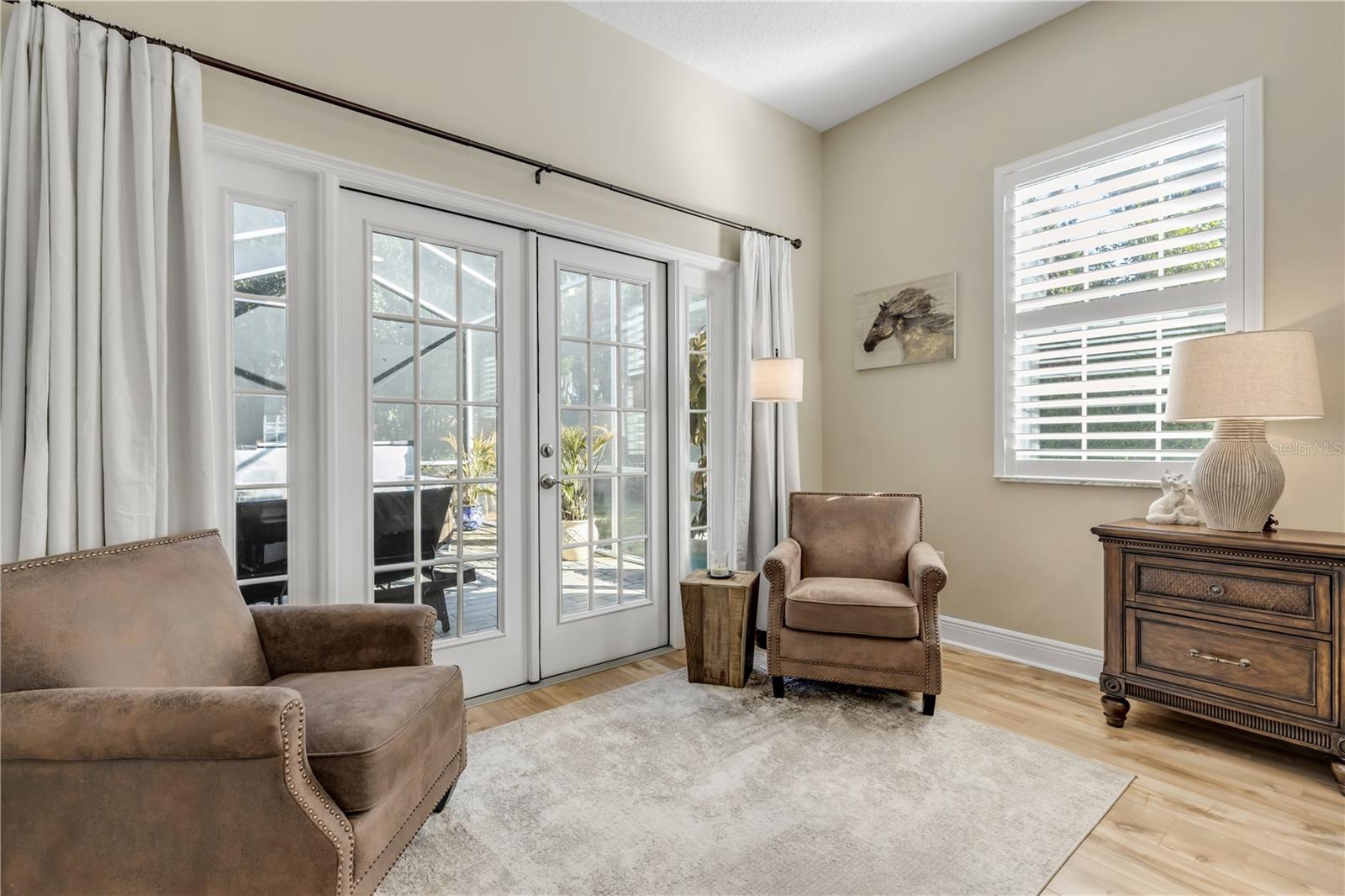 Listing photo id 16 for 1309 Wicklow Lane