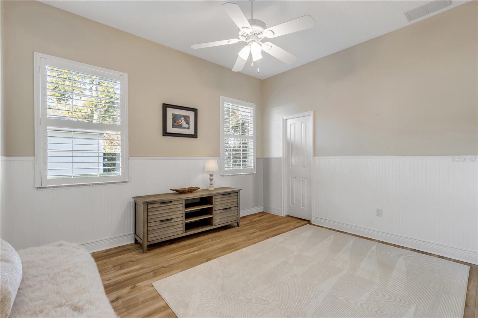 Listing photo id 23 for 1309 Wicklow Lane