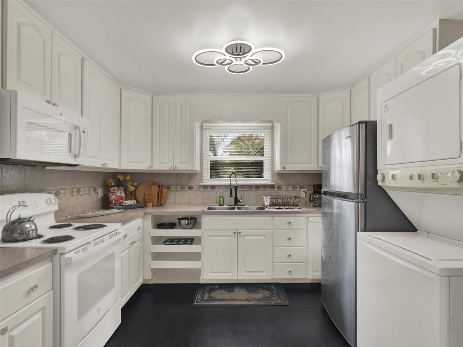 Image 14 of 31 For 407 Jersey Street