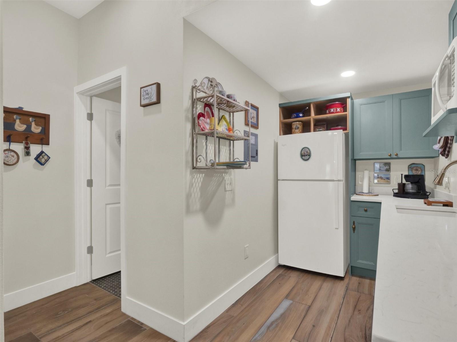 Image 22 of 31 For 407 Jersey Street