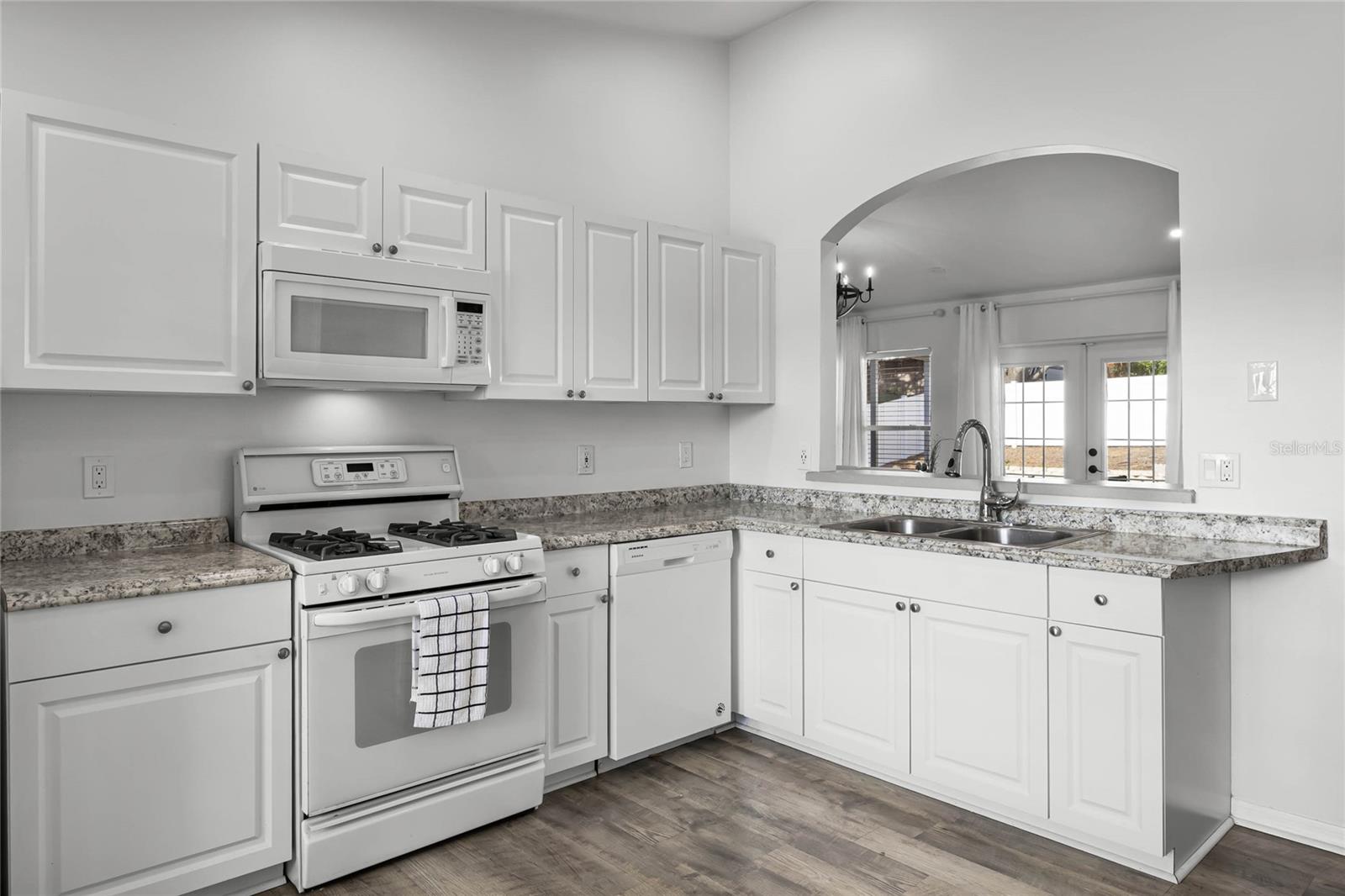 Image 14 of 51 For 15532 Kensington Trail