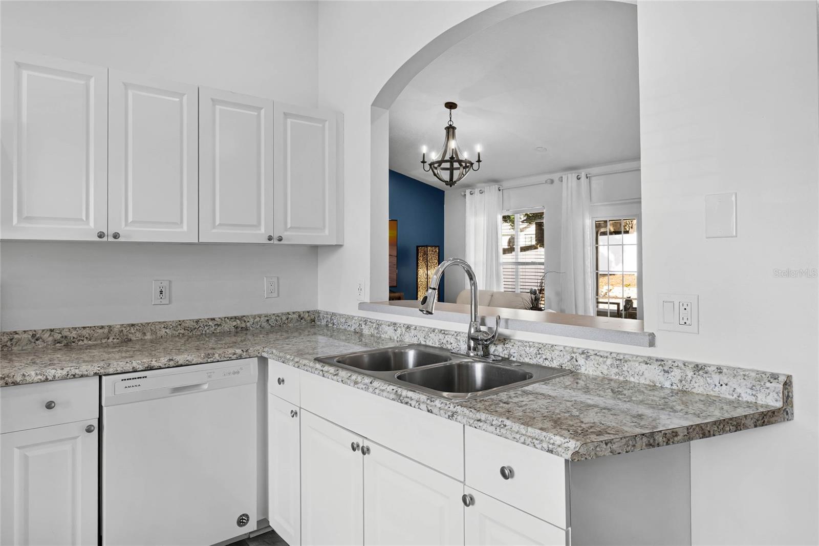 Image 16 of 51 For 15532 Kensington Trail