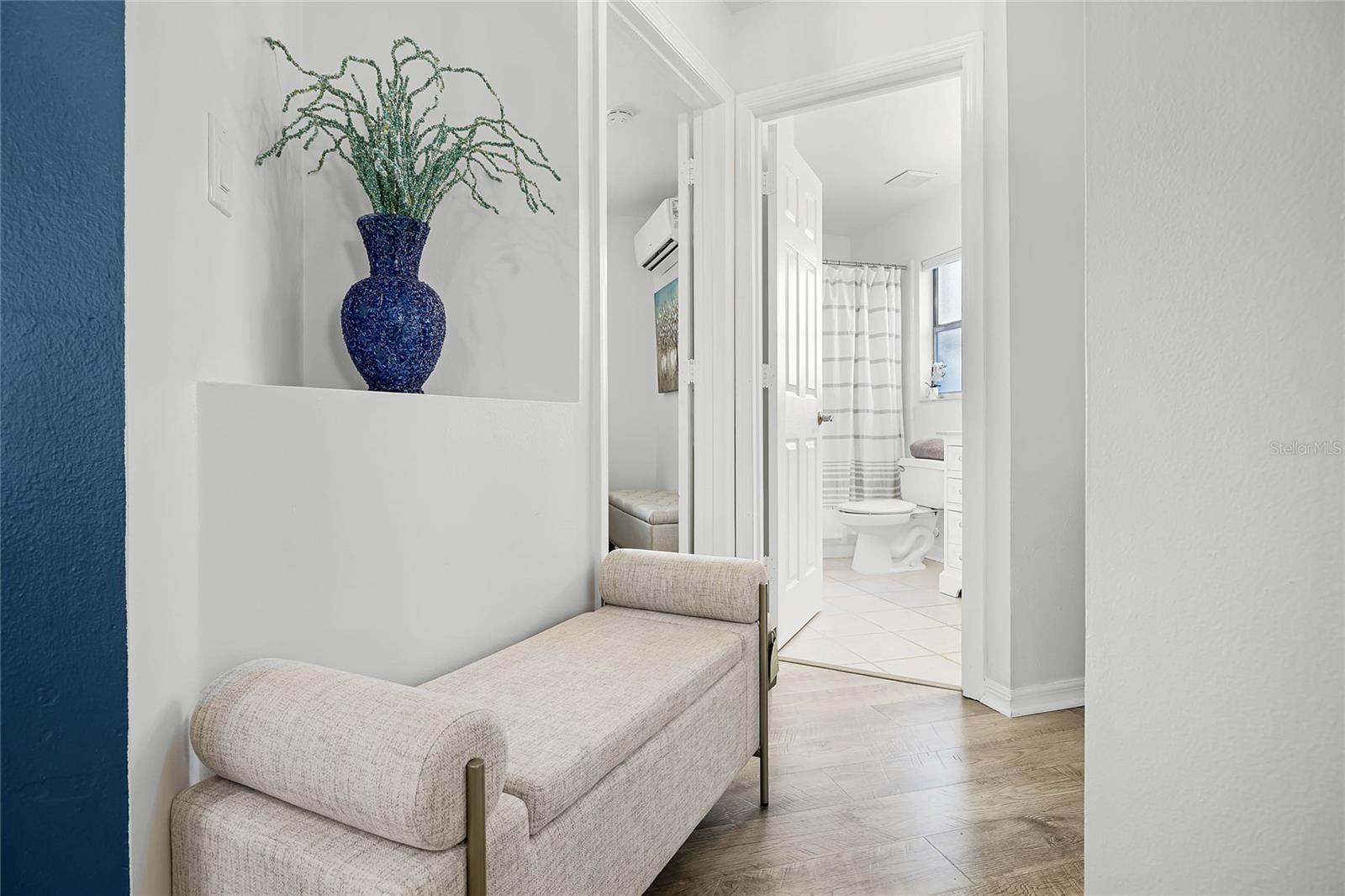 Image 23 of 51 For 15532 Kensington Trail