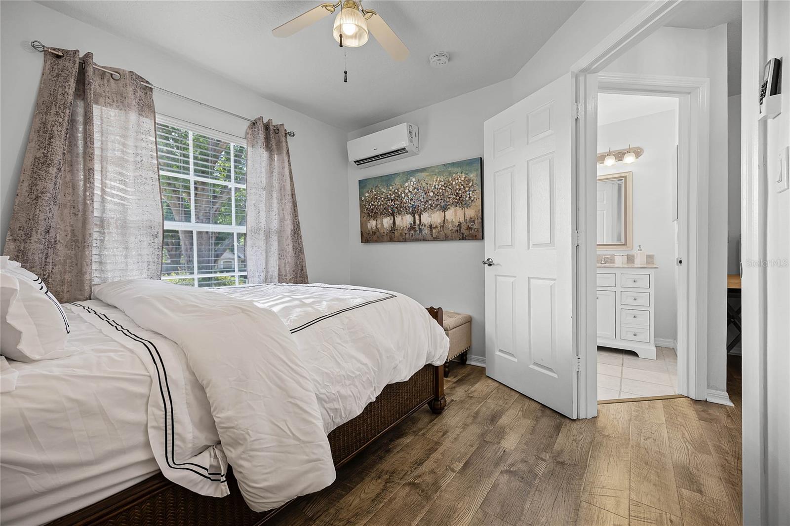 Image 25 of 51 For 15532 Kensington Trail