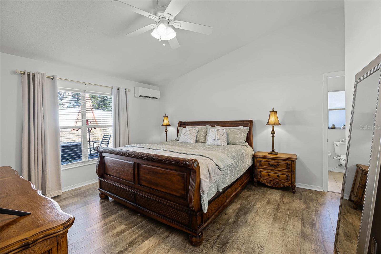 Image 27 of 51 For 15532 Kensington Trail