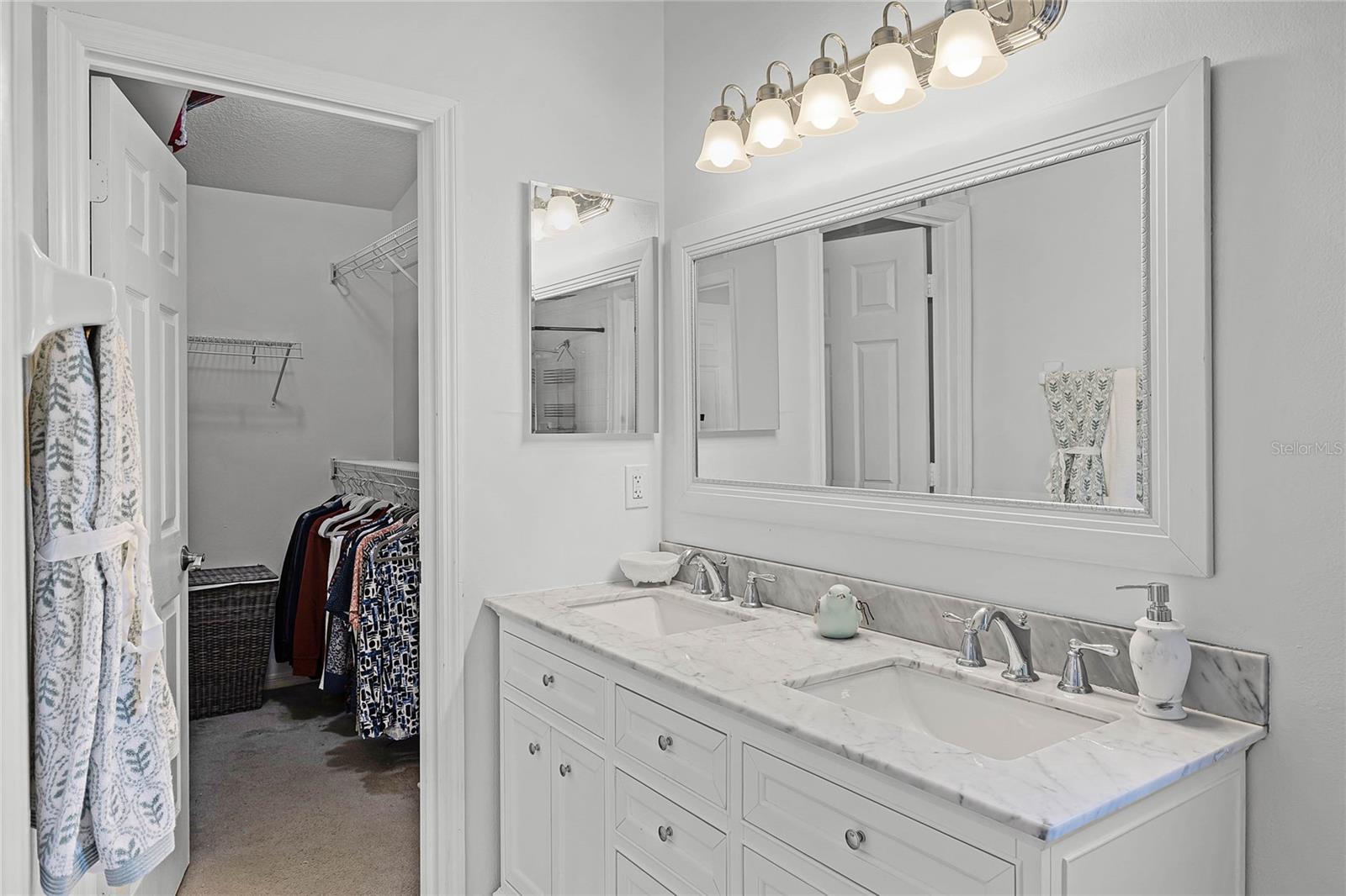 Image 29 of 51 For 15532 Kensington Trail