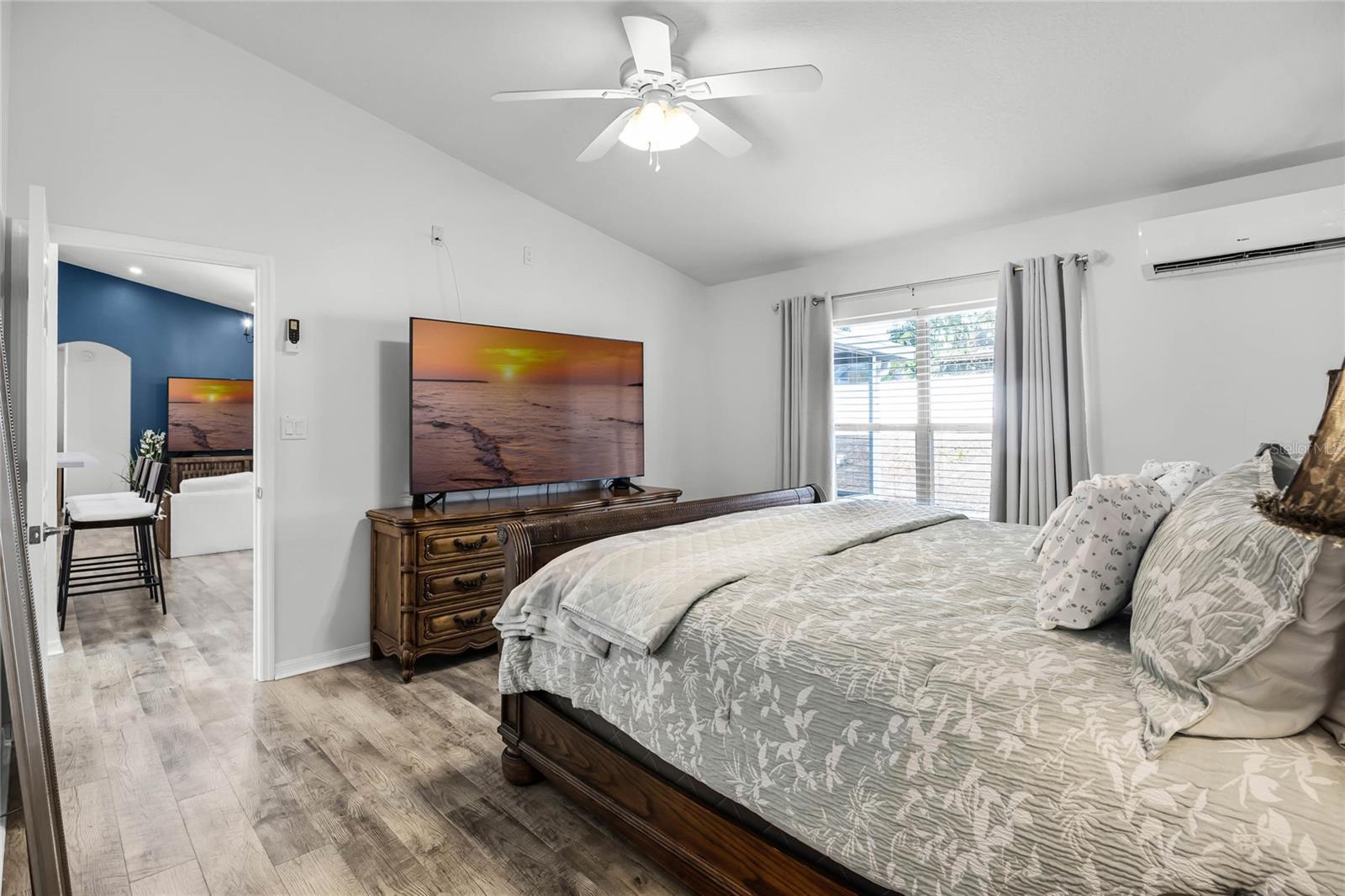 Image 33 of 51 For 15532 Kensington Trail