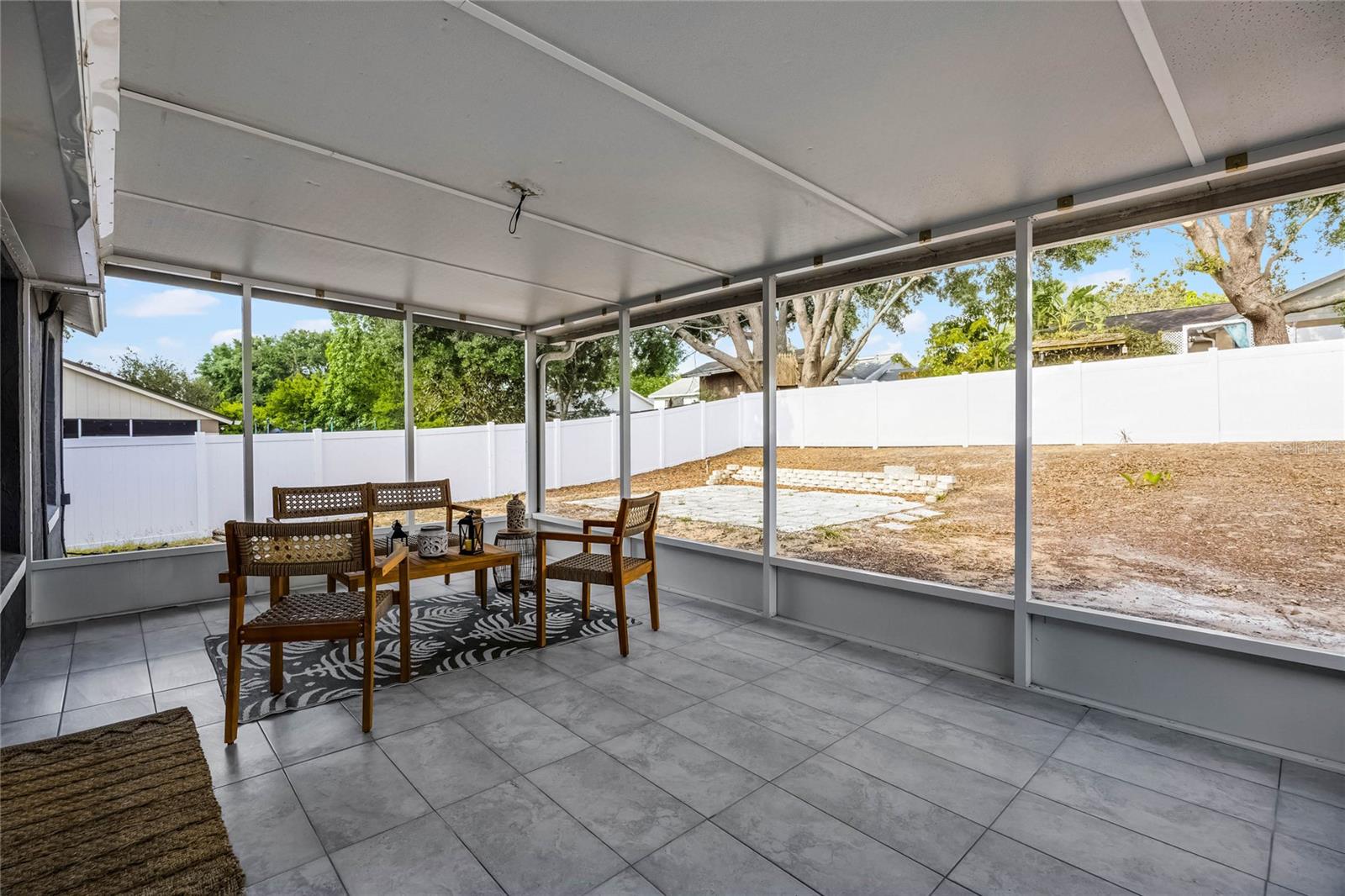 Image 35 of 51 For 15532 Kensington Trail