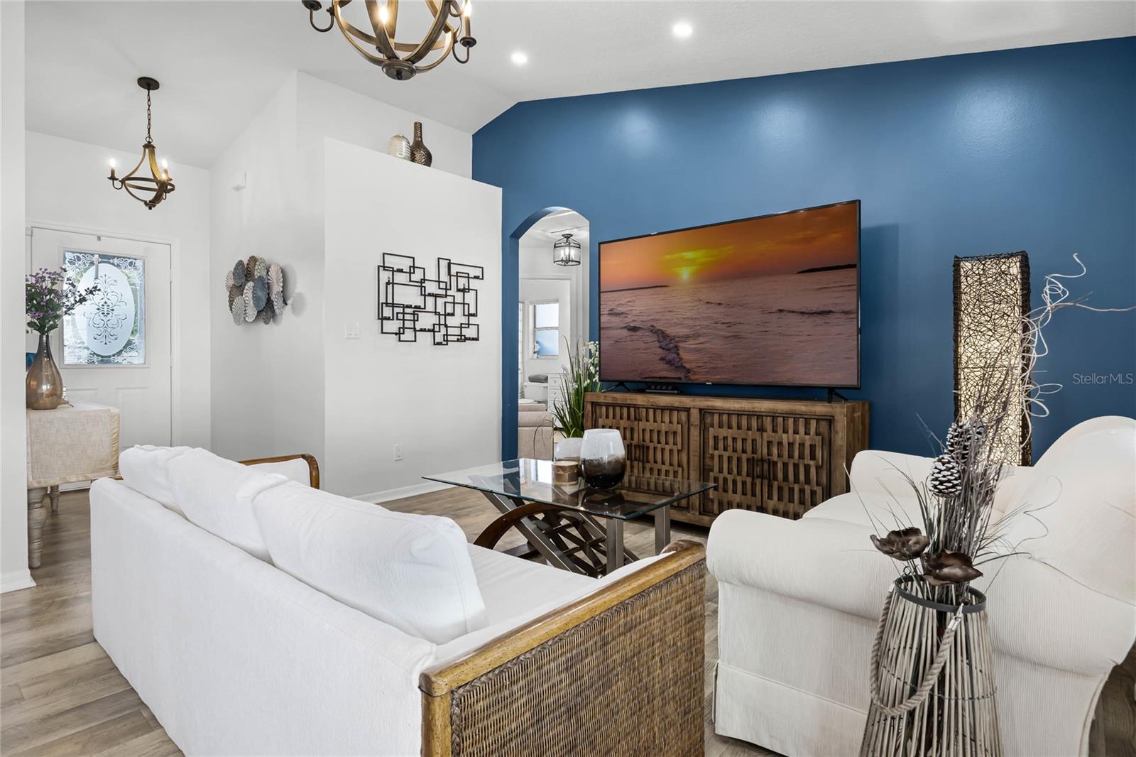 Image 7 of 51 For 15532 Kensington Trail