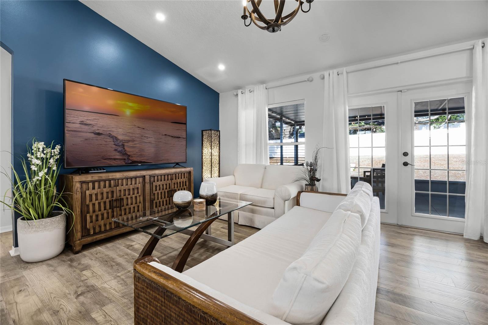 Image 8 of 51 For 15532 Kensington Trail