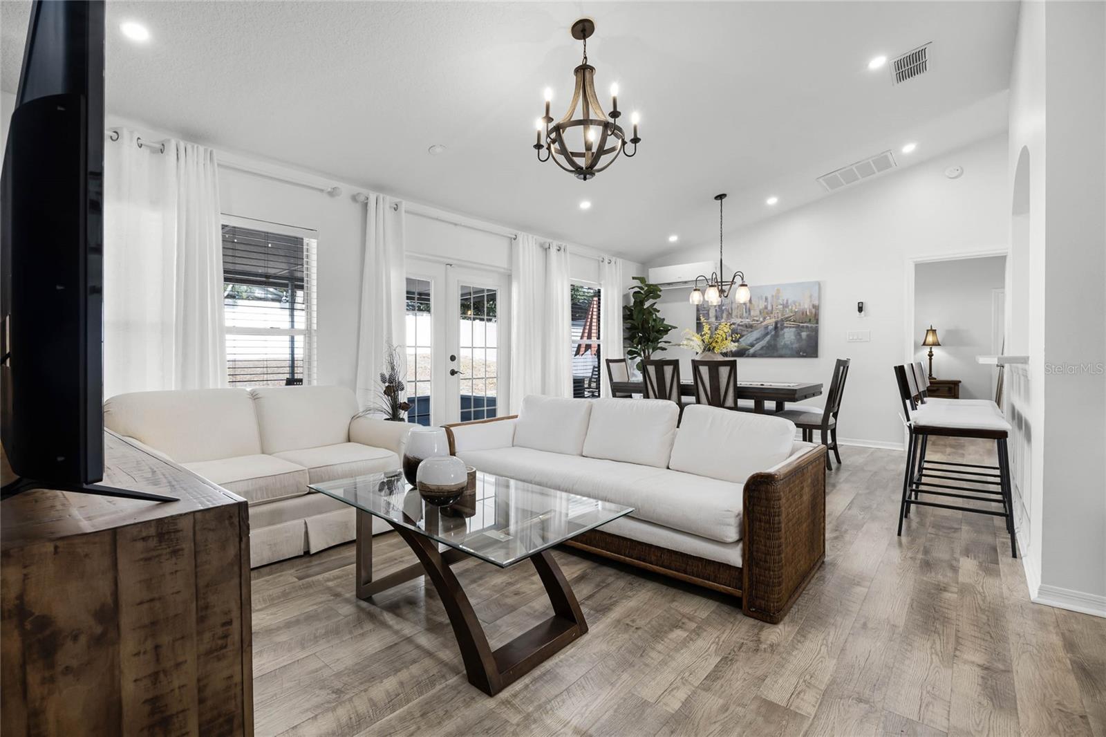 Image 9 of 51 For 15532 Kensington Trail