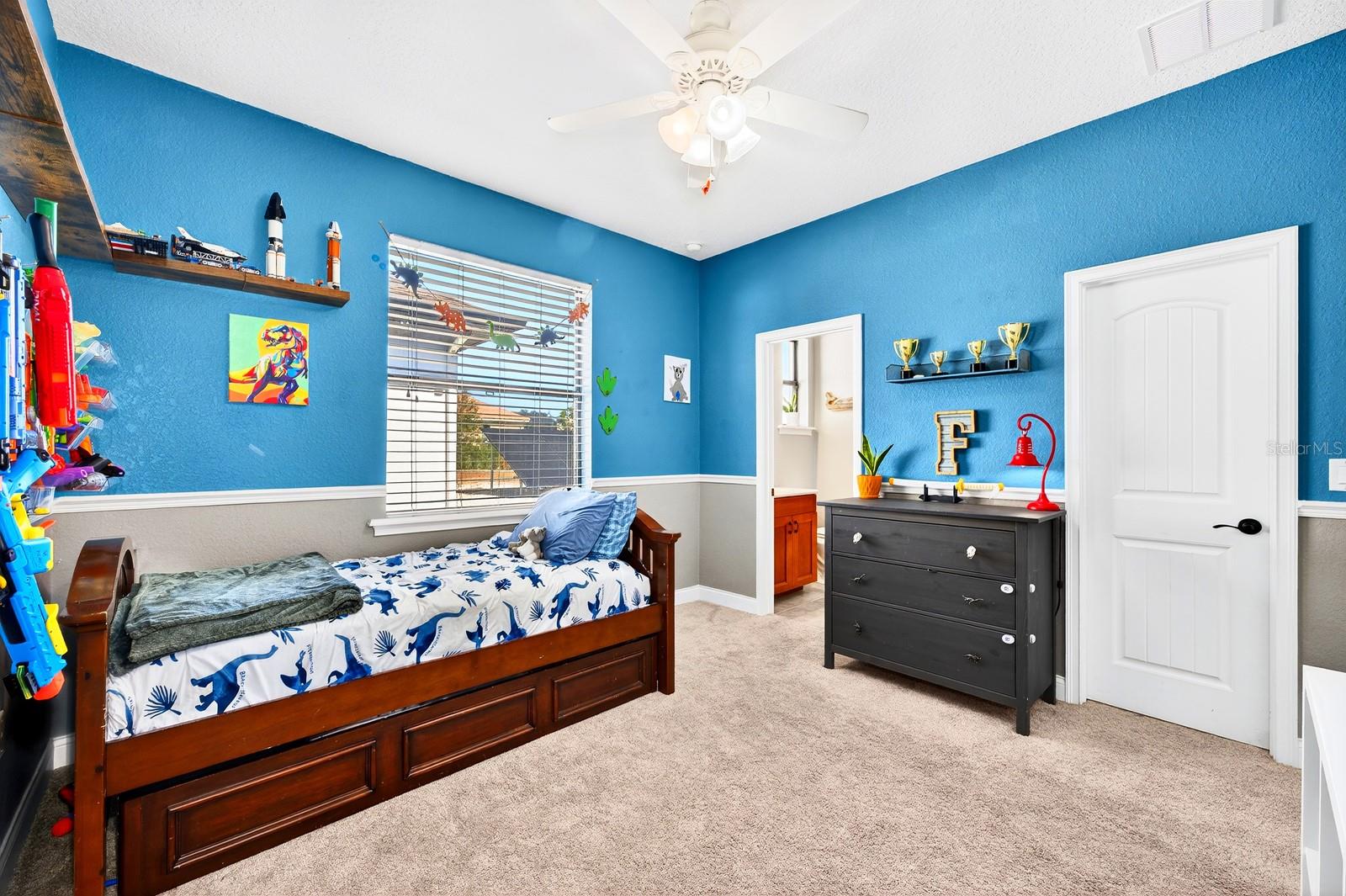 Image 23 of 48 For 27324 Grand Oak Lane