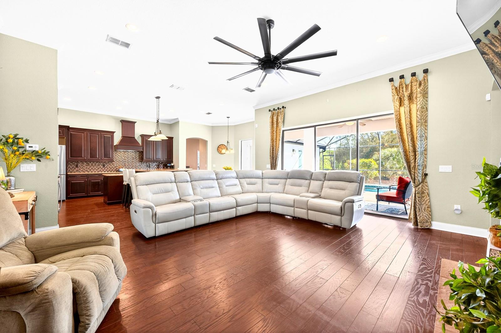 Image 9 of 48 For 27324 Grand Oak Lane