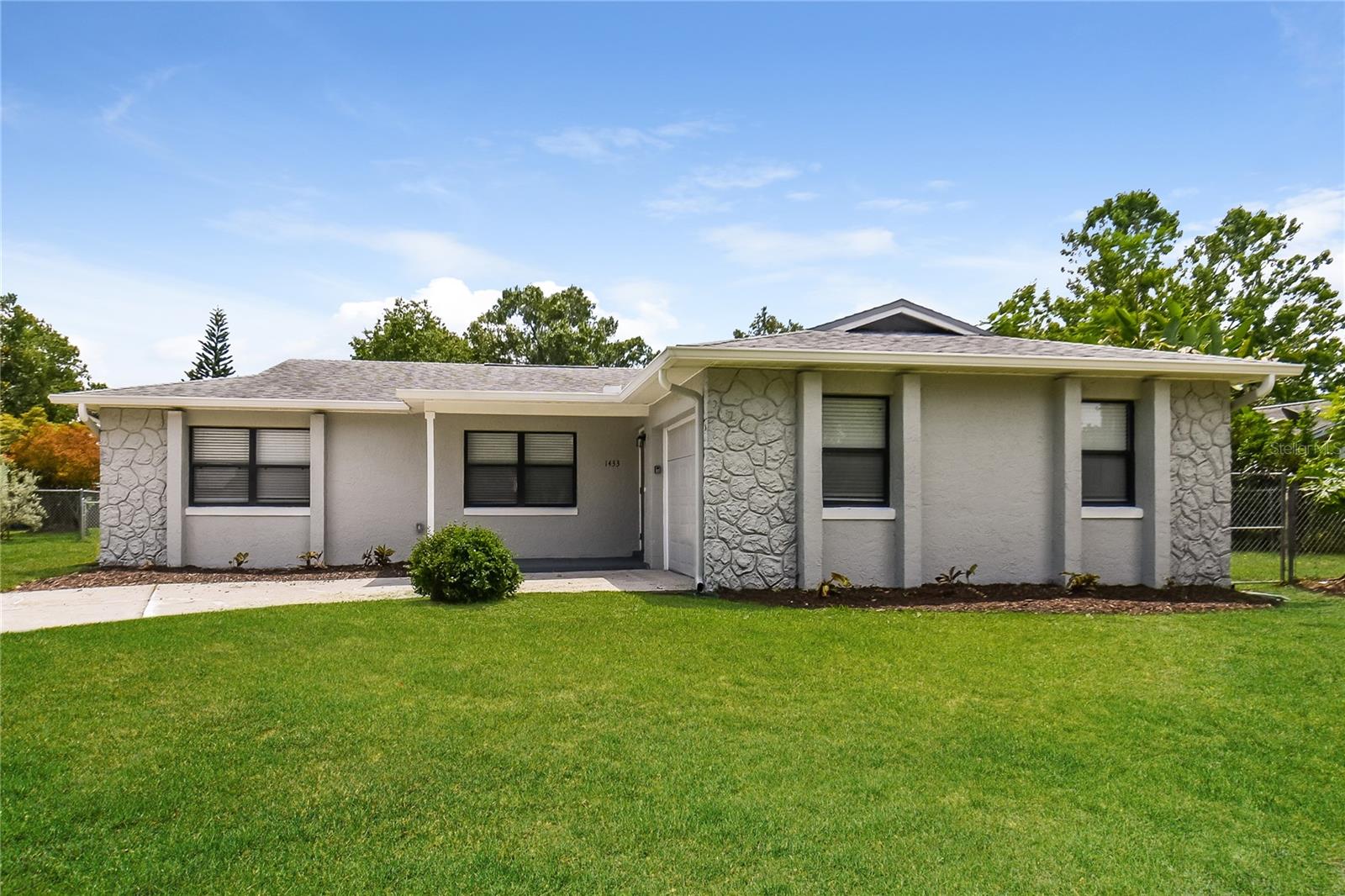 Image 2 of 16 For 1433 Niobe Court