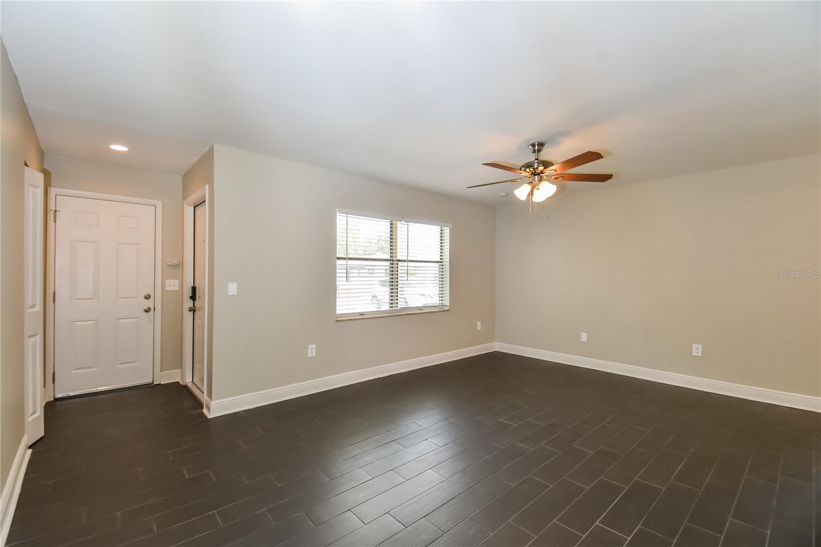 Image 4 of 16 For 1433 Niobe Court