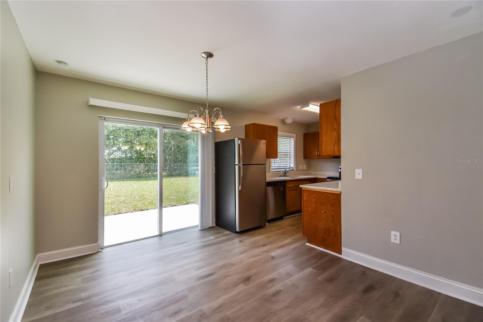 Image 5 of 16 For 1433 Niobe Court