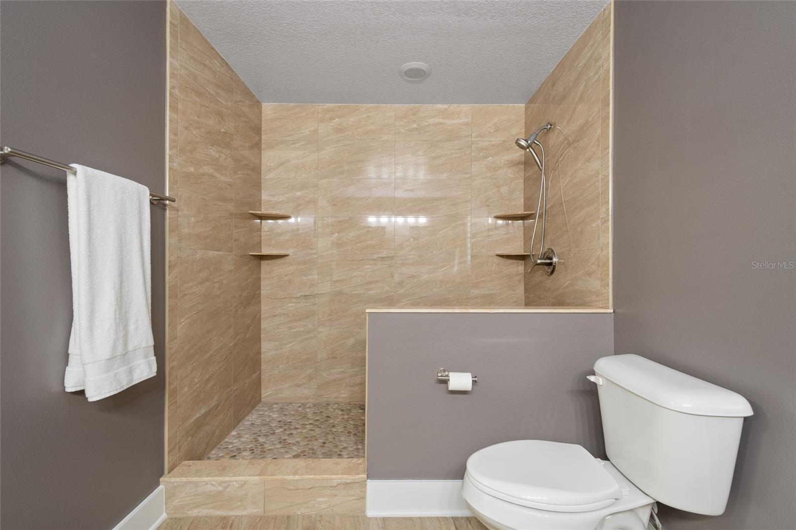 Image 20 of 57 For 336 Wayne Avenue