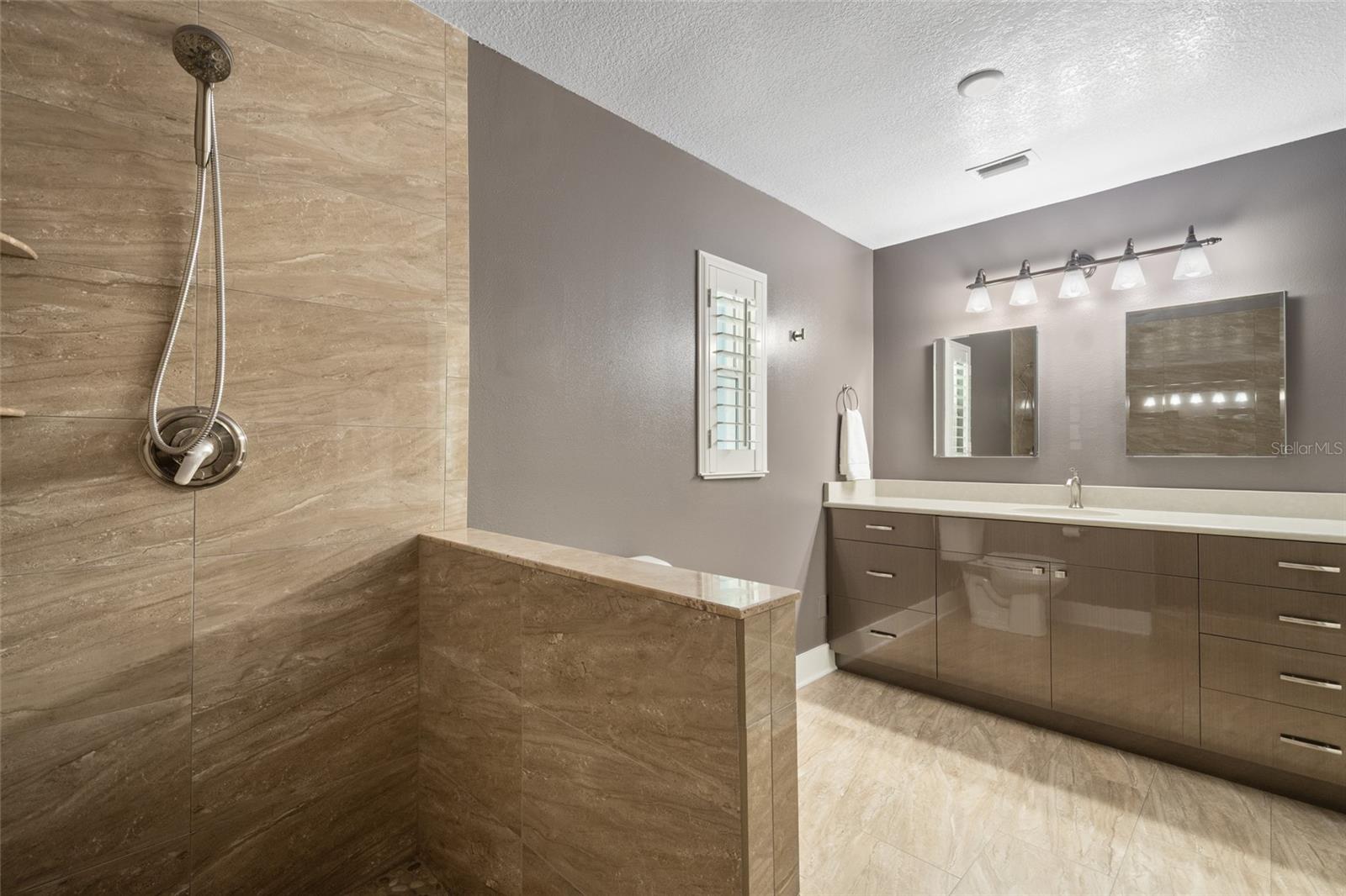 Image 21 of 57 For 336 Wayne Avenue